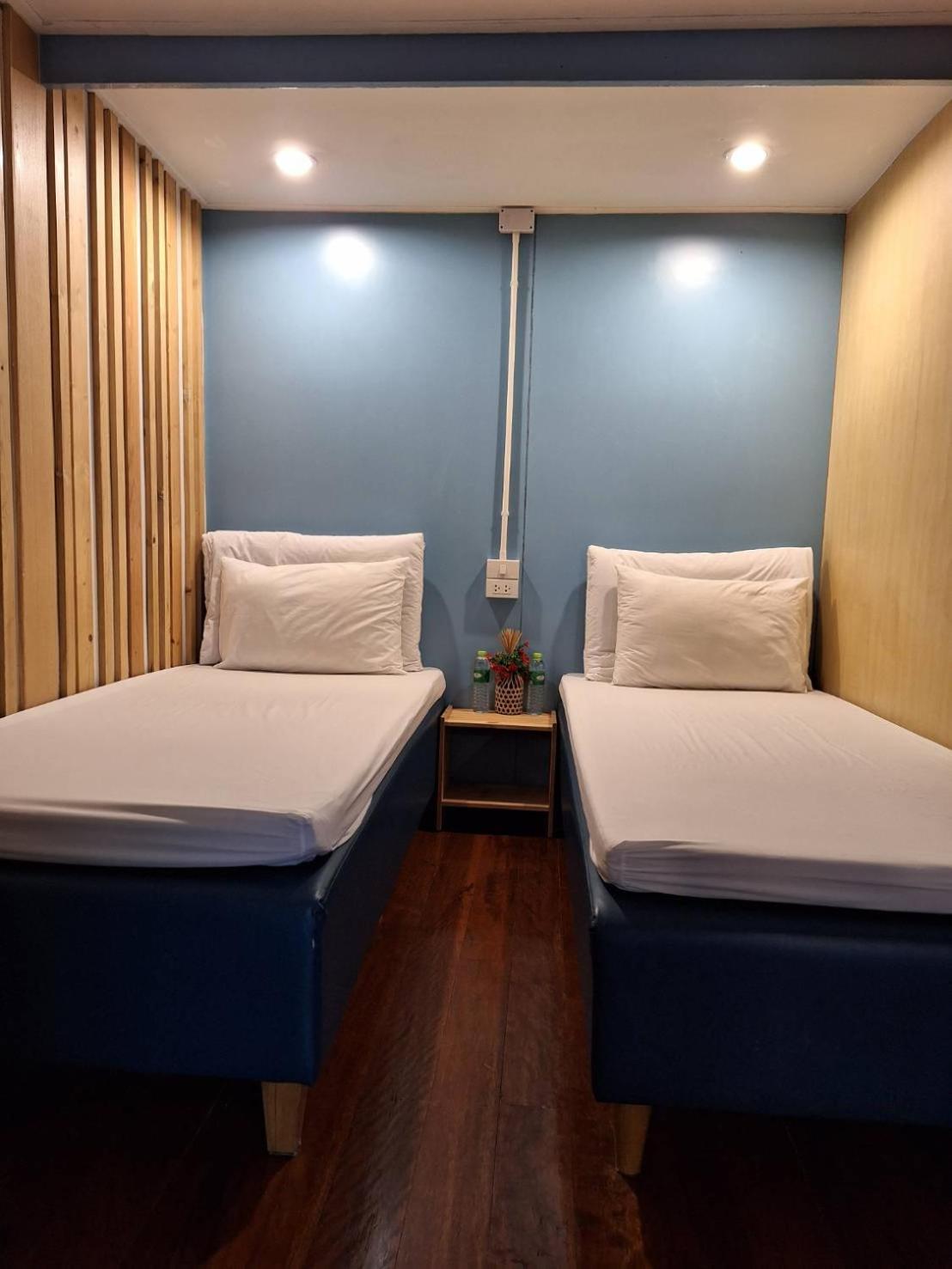 Check-In My Hostel Bangkok Eksteriør billede