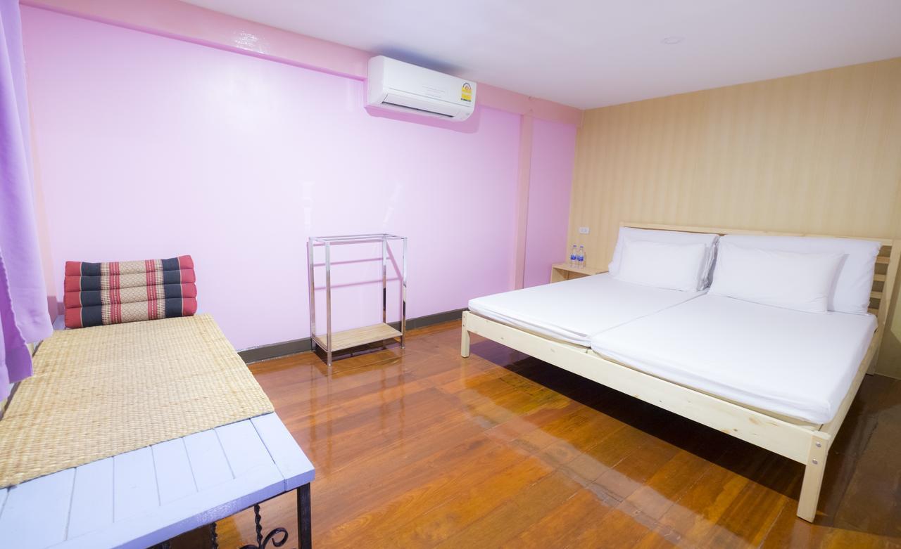 Check-In My Hostel Bangkok Eksteriør billede